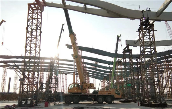 榆林榆阳机场二期扩建工程游客航站楼钢结构工程顺遂合龙