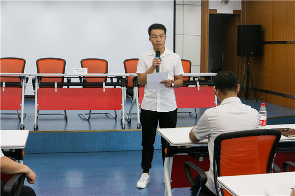 2003网站太阳集团钢构举行2019届大学生新员工晤面接待会及“师带徒”签约仪式