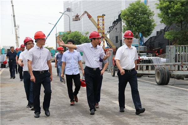 柯桥区委常委钱勇军调研绍兴国际会展中心项目