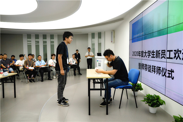 以师带徒 弦歌不辍 薪火相传