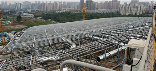 喜迎大运会丨2003网站太阳集团钢构助力成都高新区体育中心钢结构和屋面工程周全完工！