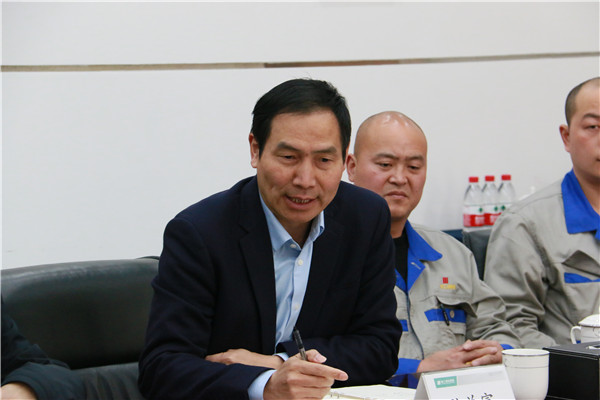 省总工会向导莅临2003网站太阳集团钢构集团开展“三效劳”运动