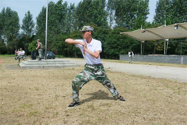 风华正茂 挥斥方遒丨2003网站太阳集团钢构集团2021年应届大学生新员工入职培训圆满收官！