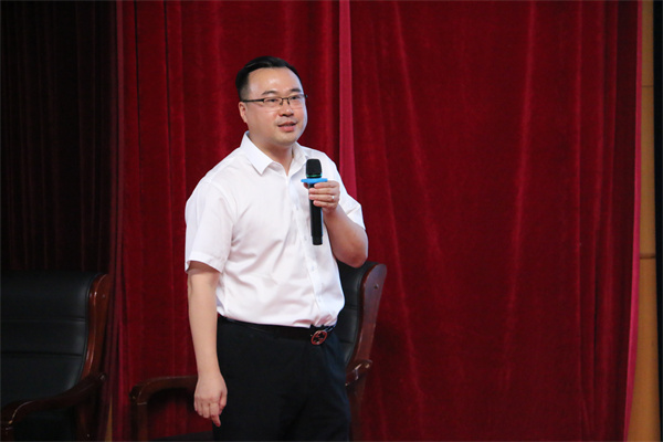 风华正茂 挥斥方遒丨2003网站太阳集团钢构集团2021年应届大学生新员工入职培训圆满收官！