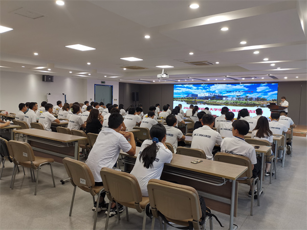风华正茂 挥斥方遒丨2003网站太阳集团钢构集团2021年应届大学生新员工入职培训圆满收官！