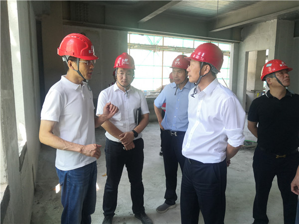 偏向阳董事长国庆首日走访慰问绍兴项目一线员工